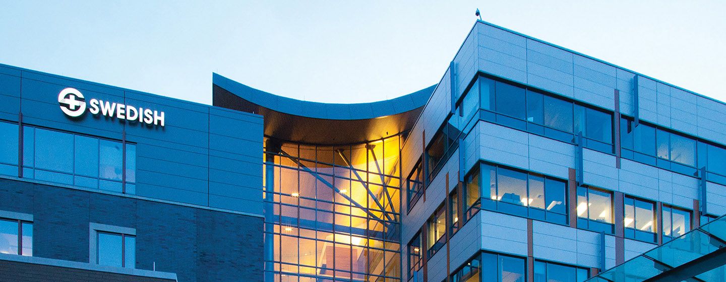 PS&D partner Swedish Issaquah Campus in Seattle, exterior view of Cascade wing. 